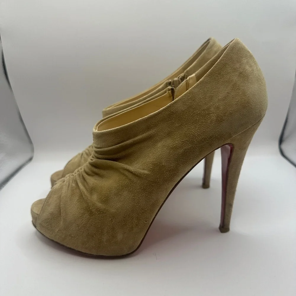 Christian Louboutin Tan Stiletto Heels Peep-Toe - Picture 3 of 8
